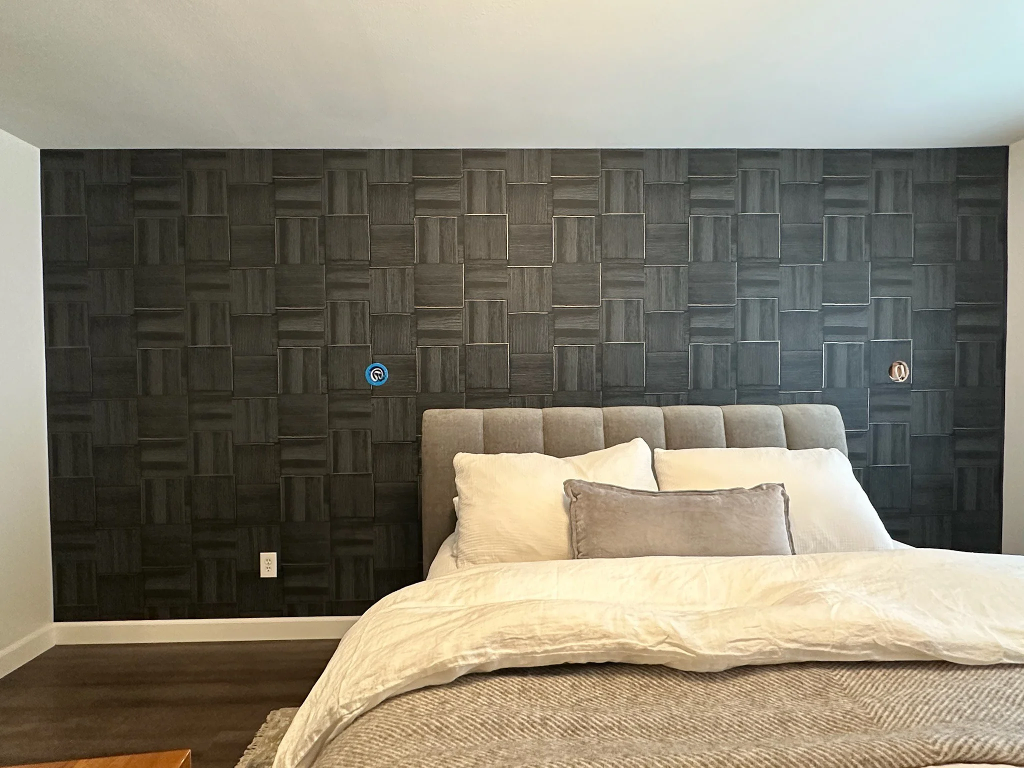 Exquisite Wallpaper Hanger team